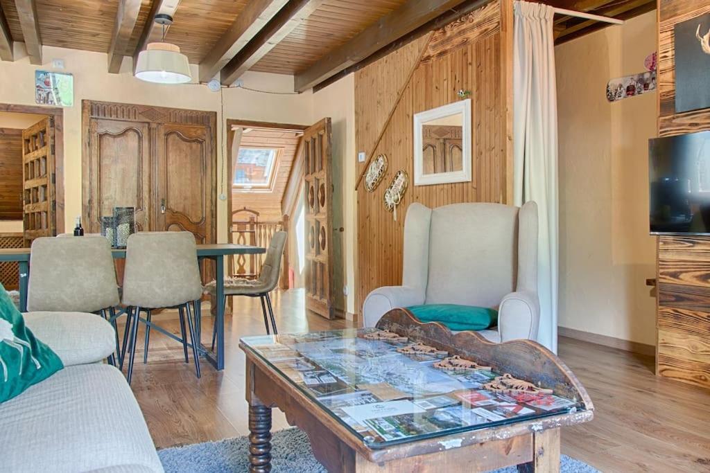 Saplan Real Estate Casa Izadi Apartman Bossòst Kültér fotó