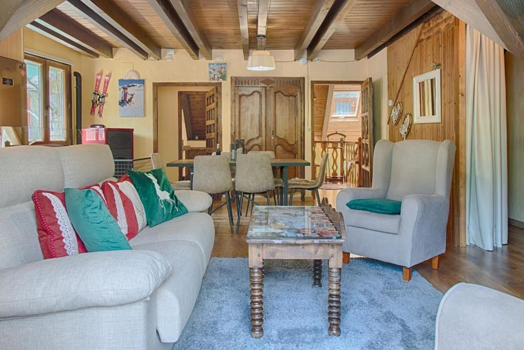 Saplan Real Estate Casa Izadi Apartman Bossòst Kültér fotó