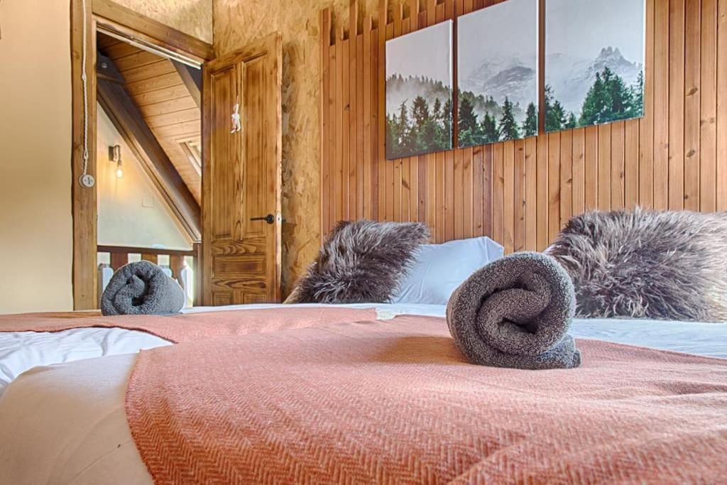 Saplan Real Estate Casa Izadi Apartman Bossòst Kültér fotó