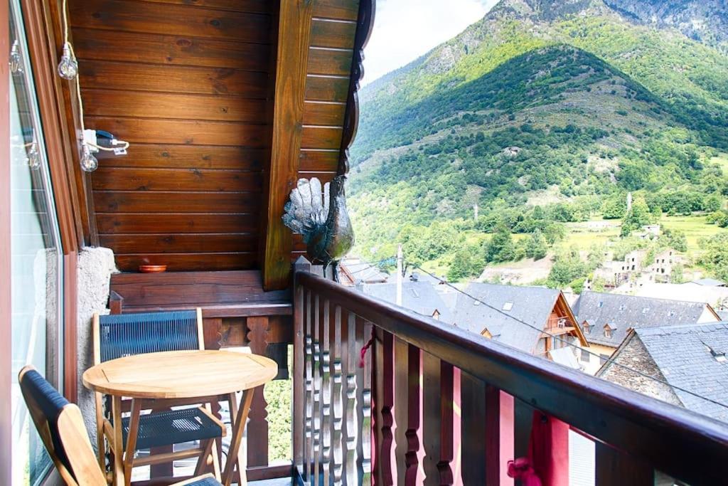 Saplan Real Estate Casa Izadi Apartman Bossòst Kültér fotó